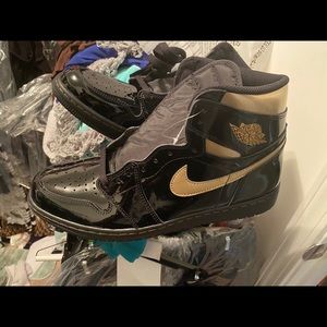 DS AJ1 Metalluc Gold size 13